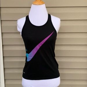 Nike women’s black sleeveless racer back tee